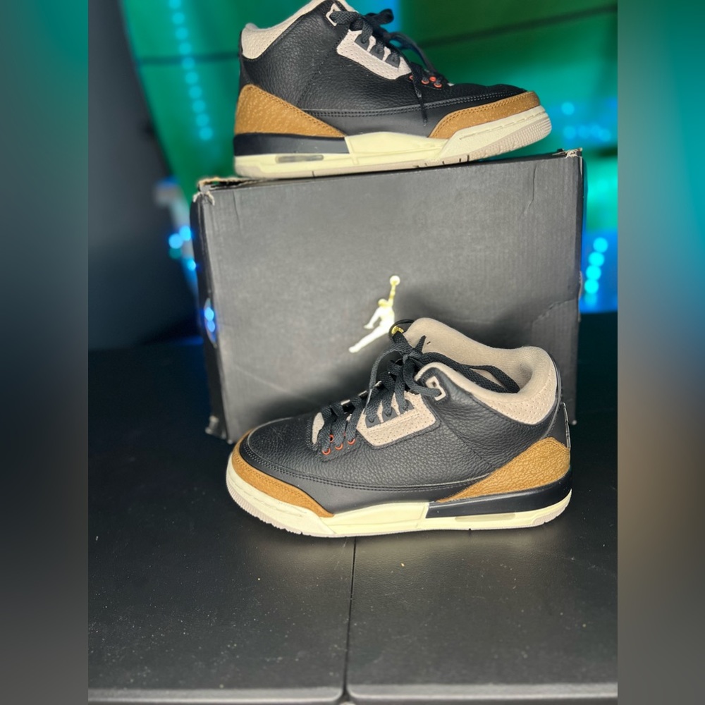 Jordan 3 desert elephant Sz 7y